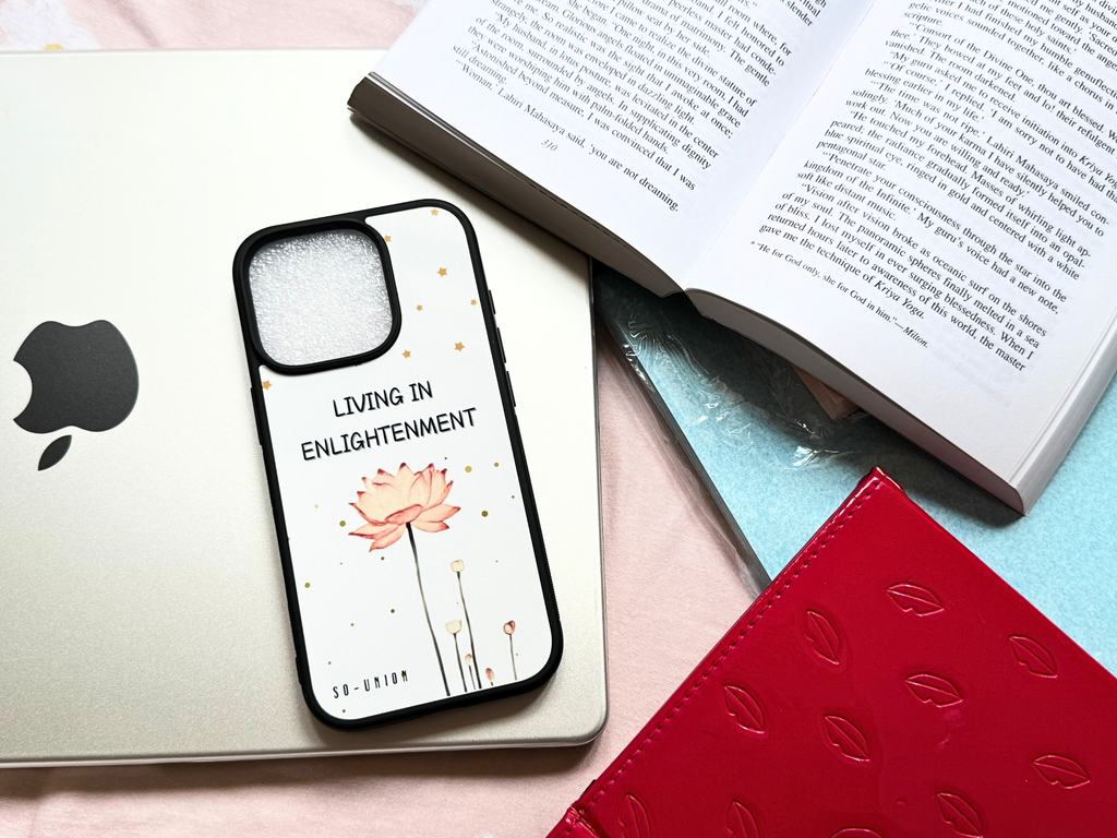 "LIVING IN ENLIGHTENMENT" Phone Case